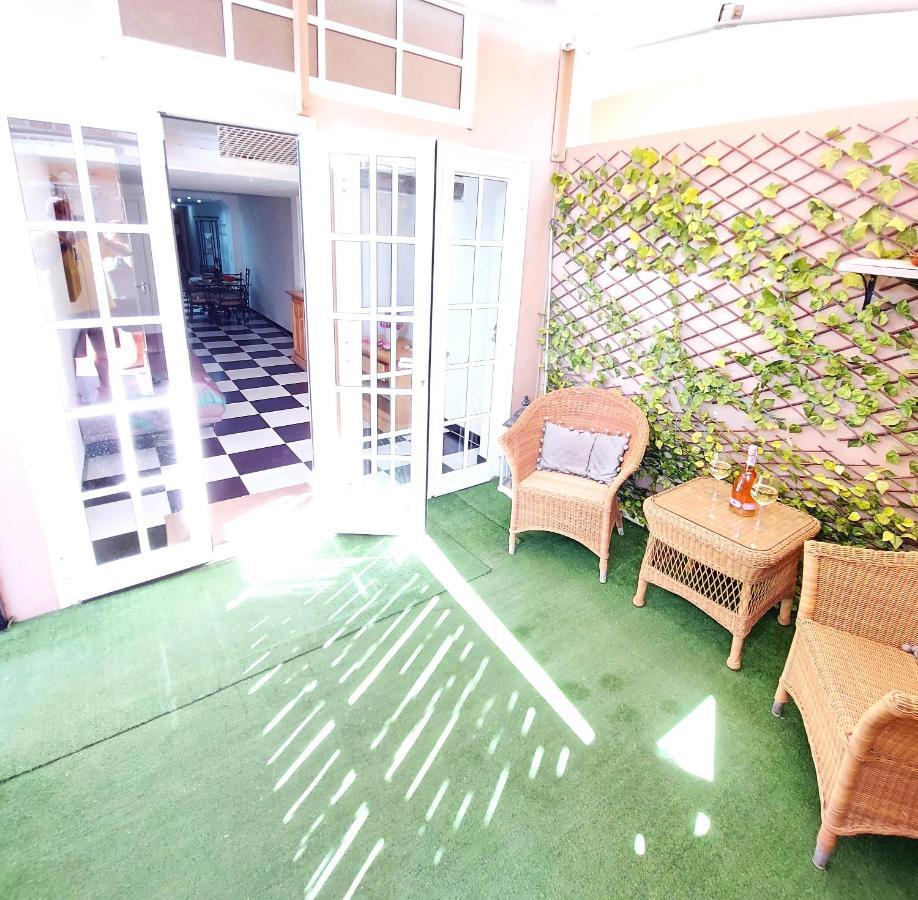 Elegant 3 Bedrooms, Wifi Free アデヘ エクステリア 写真